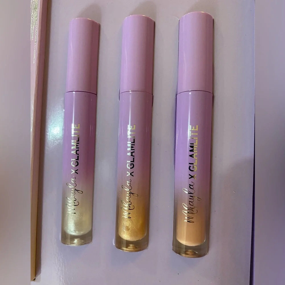 Mikayla Glamlite Make Up and Lashes Set - Picture 3 of 16